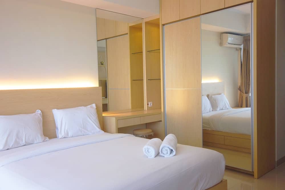 Strategic Studio Apartment at Beverly Dago with Mountain View