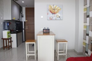 Room | In-room dining - Trendy 1BR near ITB @ Dago Suites Apartment (Bandung)