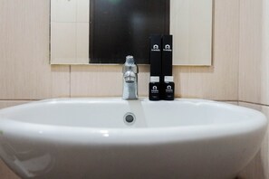 Room | Bathroom sink - City View Studio Apartment at Tamansari Papilio (Surabaya)