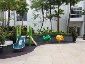 Children’s play area – outdoor