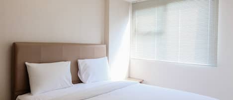 Room | 2 bedrooms, desk, free WiFi, bed sheets