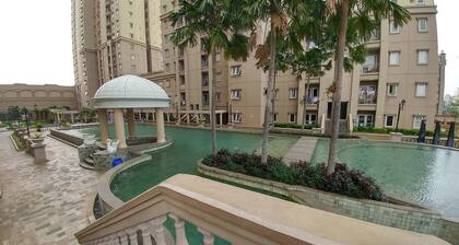 Luxurious and Convenient 2BR 19 Avenue Apartment