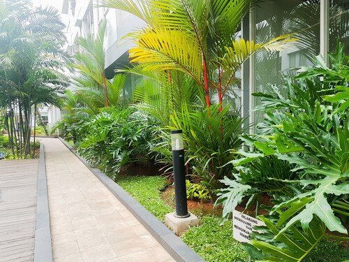 Best Price Studio Apartment at Tamansari Skylounge