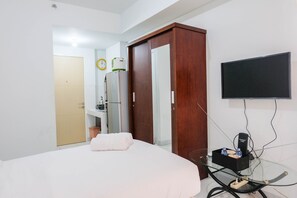 Room | Free WiFi, bed sheets - Minimalist and Stylish Studio Ayodhya Apartment (Tangerang)