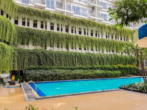 Outdoor pool - Trendy and Convenient Studio Bintaro Plaza Apartment (South Tangerang)