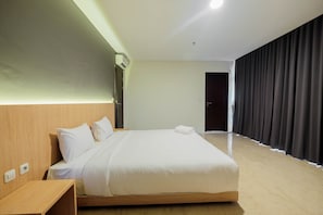 Room | 3 bedrooms, free WiFi, bed sheets - 3BR Pancoran L'Avenue Comfy Apartment (Jakarta)