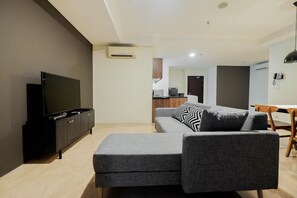 Room | Living area | TV - 3BR Pancoran L'Avenue Comfy Apartment (Jakarta)