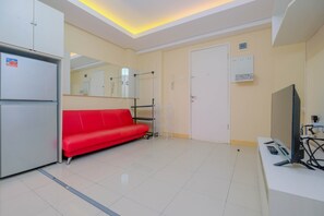 Room - Big and Cozy 3BR Apartment Green Palace Kalibata (Jakarta)