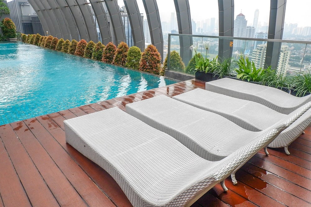Relaxing 1BR Apartment at L'Avenue Pancoran