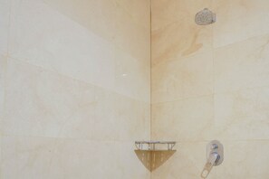 Room | Bathroom | Shower, towels - Big and Cozy 4BR at L'Avenue Apartment (Jakarta)