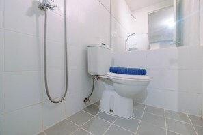 Room | Bathroom | Shower, towels - Strategic 2BR at Kalibata City Apartment (Jakarta)