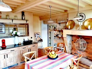 Interior - SUPERB STONE HOUSE very close to Saint-Emilion (Lussac)