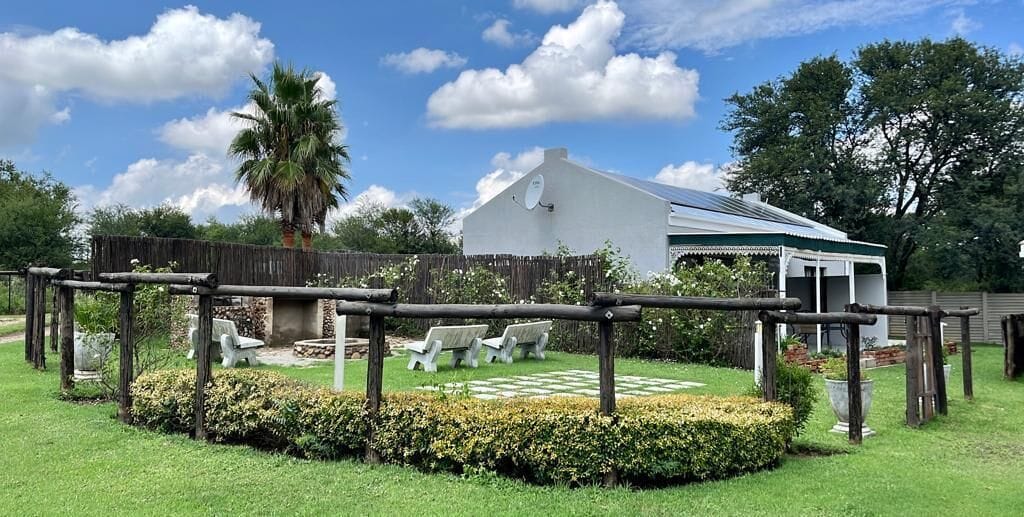 Buffalo Thorn Chalet (Garden View) | Pemandangan taman