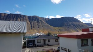 Basic Apartment | Mountain view - Sigurhæð Apartment (Isafjordur)
