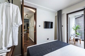 2 bedrooms, travel cot, WiFi