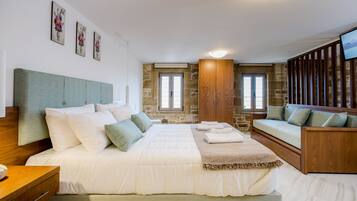 Caja de seguridad en la habitación y cortinas blackout