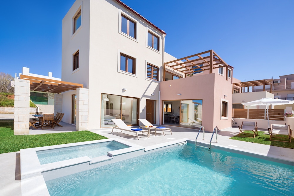 Brand New Villa, 300m From The Beach, Shops & Restaurants, With Private Pool - Grécia