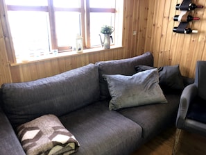 Hytte - 3 soveværelser | Opholdsområde | Fladskærms-tv
