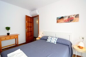 3 bedrooms, bed sheets