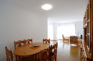 Dining - PUIG SUREDA 13-2B (L'Escala)
