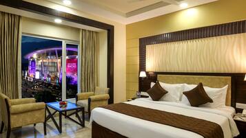 Phòng đôi Deluxe | Bộ đồ giường cao cấp, chăn bông, minibar, két bảo mật tại phòng