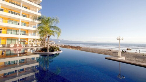 Condo Vela Vista 1004 by Kivoya a Beautiful apartment only a few steps from the beach