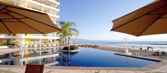 Condo Vela Vista 1004 by Kivoya a Beautiful apartment only a few steps from the beach