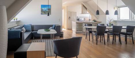 Appartement Penthouse, 2 chambres | Bureau, systĂšme dâinsonorisation, accĂšs au Wi-Fi (inclus)