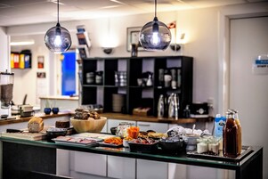 Desayuno bufé gratuito y diario