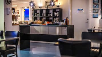Gratis morgenmadsbuffet hver dag