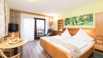 Comfort-Doppelzimmer, Nichtraucher, Balkon | Zimmersafe, Schreibtisch, Verdunkelungsvorhänge, kostenlose Babybetten
