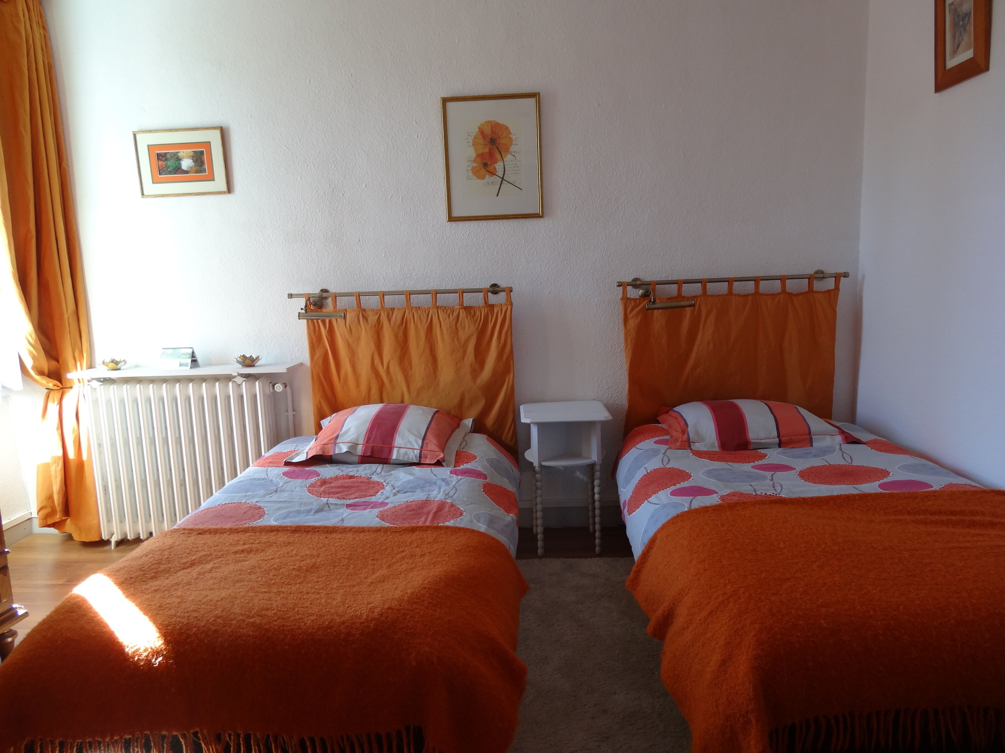 Comfort-værelse med dobbeltseng eller 2 enkeltsenge (Caraibes) | Premium-sengetøj, individuelt design, individuel indretning, skrivebord