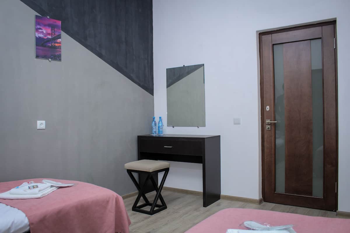 Twin Room, Shared Bathroom | Desk, free WiFi, bed sheets