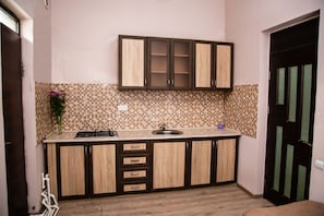 Comfort Twin Room, Kitchen | Desk, free WiFi, bed sheets - Nuryan Hotel Yerevan (Yerevan)