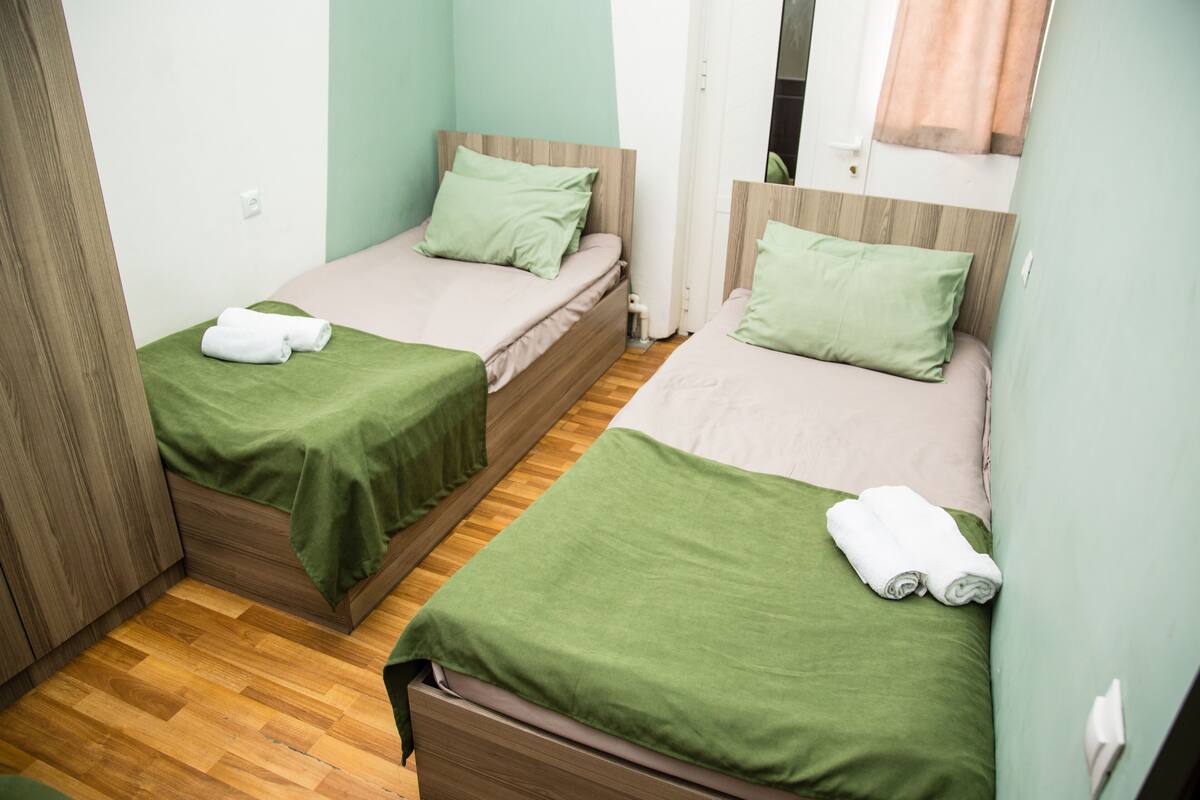 Twin Room, Terrace | Desk, free WiFi, bed sheets