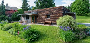 Exterior - Holiday home "Gartenlodge Auszeit" (Nötsch im Gailtal)