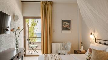 Double Room (Upper Floor) | 1 bedroom, in-room safe, blackout curtains, free WiFi
