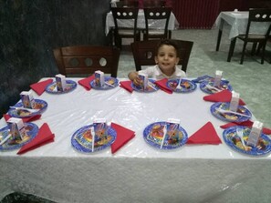 Breakfast, lunch, dinner served; local and international cuisine