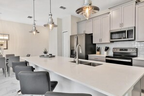 Lägenhet - flera sängar (392 OC - 4BR Splendor: Private Pool) | Eget kök | Brödrost