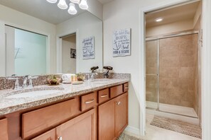 Bathroom - 8843 GC Windsor at Westside Luxury 5 BR Townhome (Kissimmee)