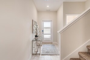 Room - 408 OC - Luxe 4BR Townhome Private Pool 11 Guests (Davenport)