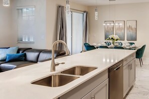 コンドミニアム ベッド (複数台) (4837 ML - Stunning 4BR Townhome) | 内装