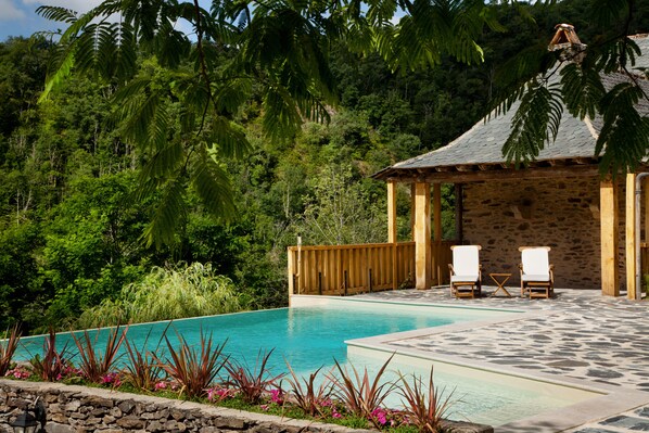 Pool - Villa in Aveyron jacuzzi terrace tennis park (LA FOUILLADE)