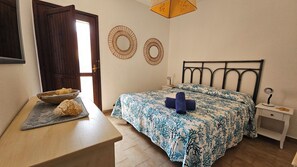 Standard-Apartment, 2 Schlafzimmer, Balkon, Meerblick | Bettwäsche