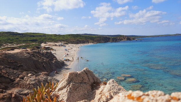 Pantai berhampiran 