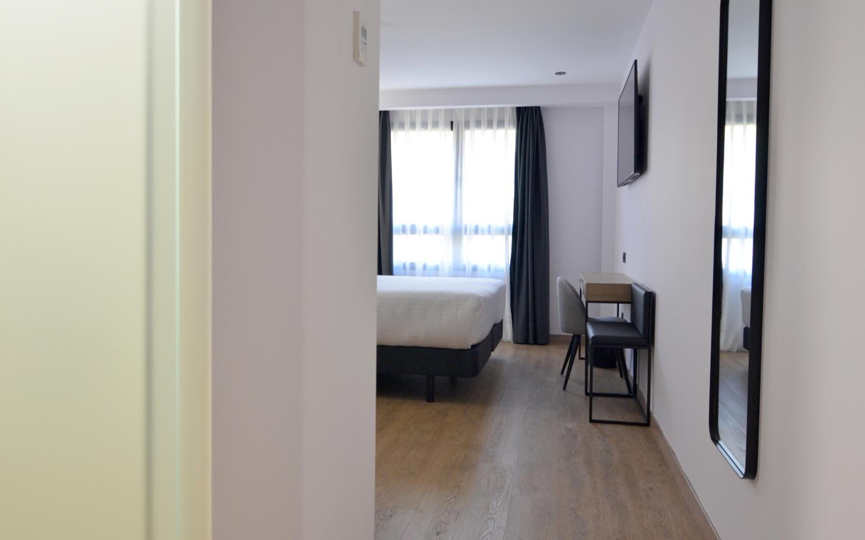 minibar, in-room safe, desk, laptop workspace