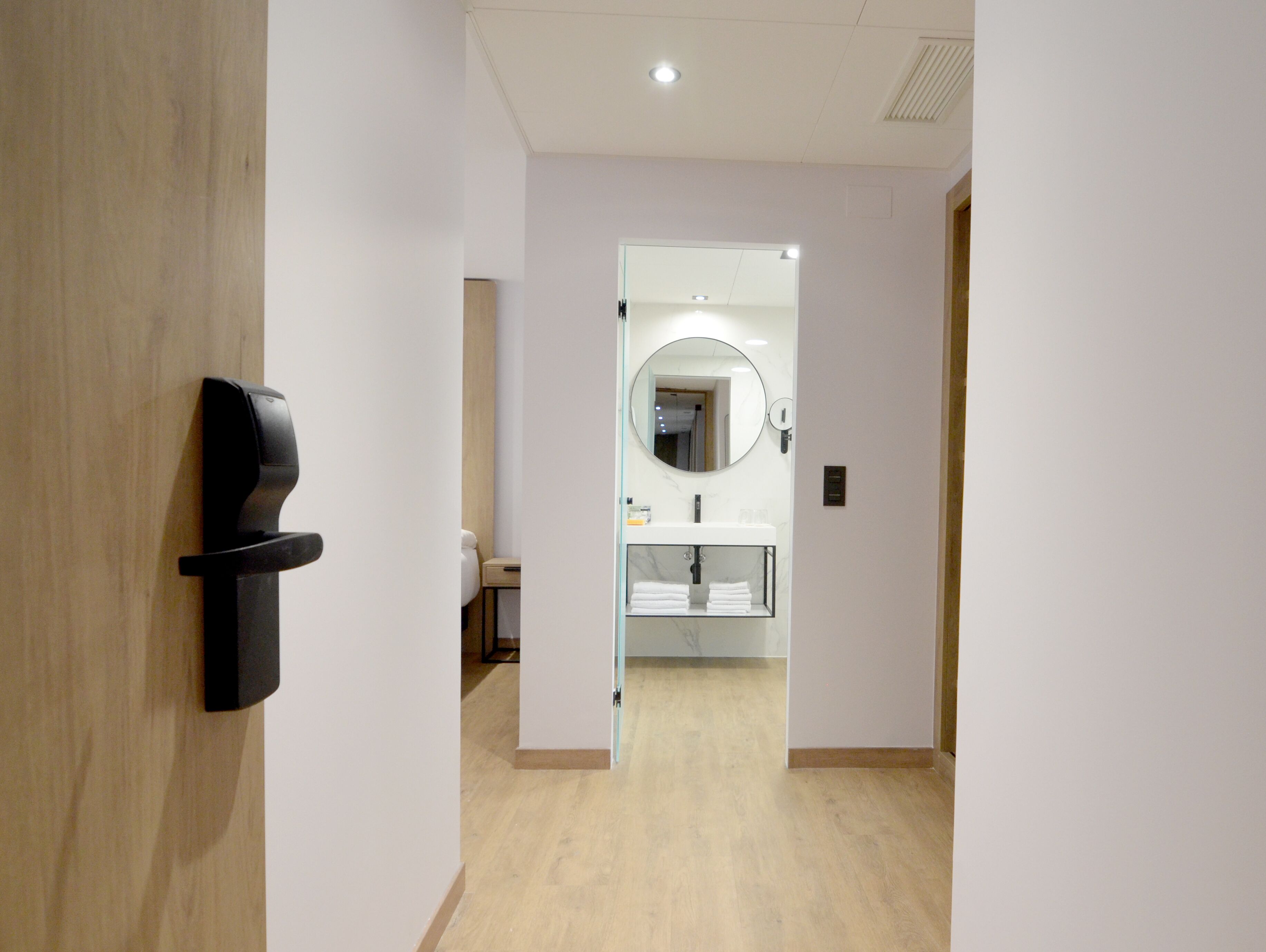 minibar, in-room safe, desk, laptop workspace