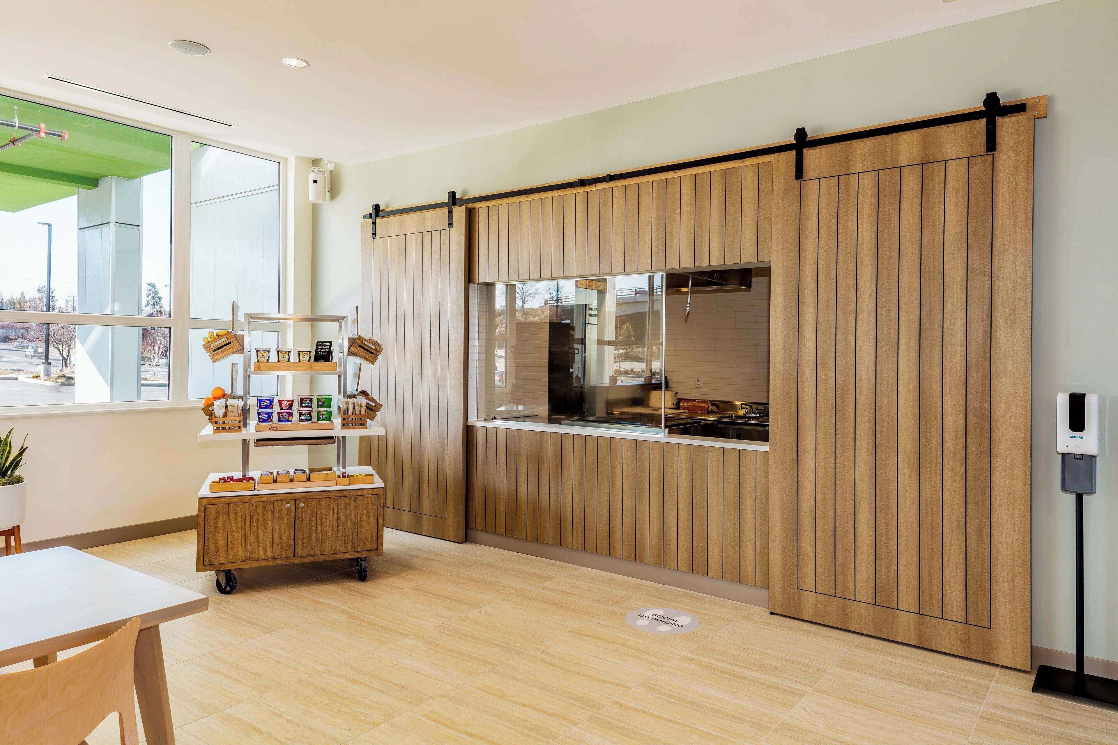 free daily continental breakfast