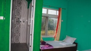 Economy Room | WiFi (free) - Tiger Corner Inn (Sauraha)