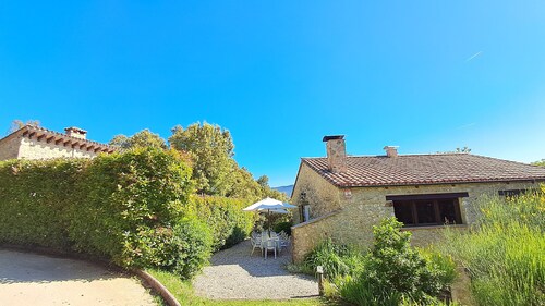 Can Bosquita – holiday home with pool, views and village within walking distance